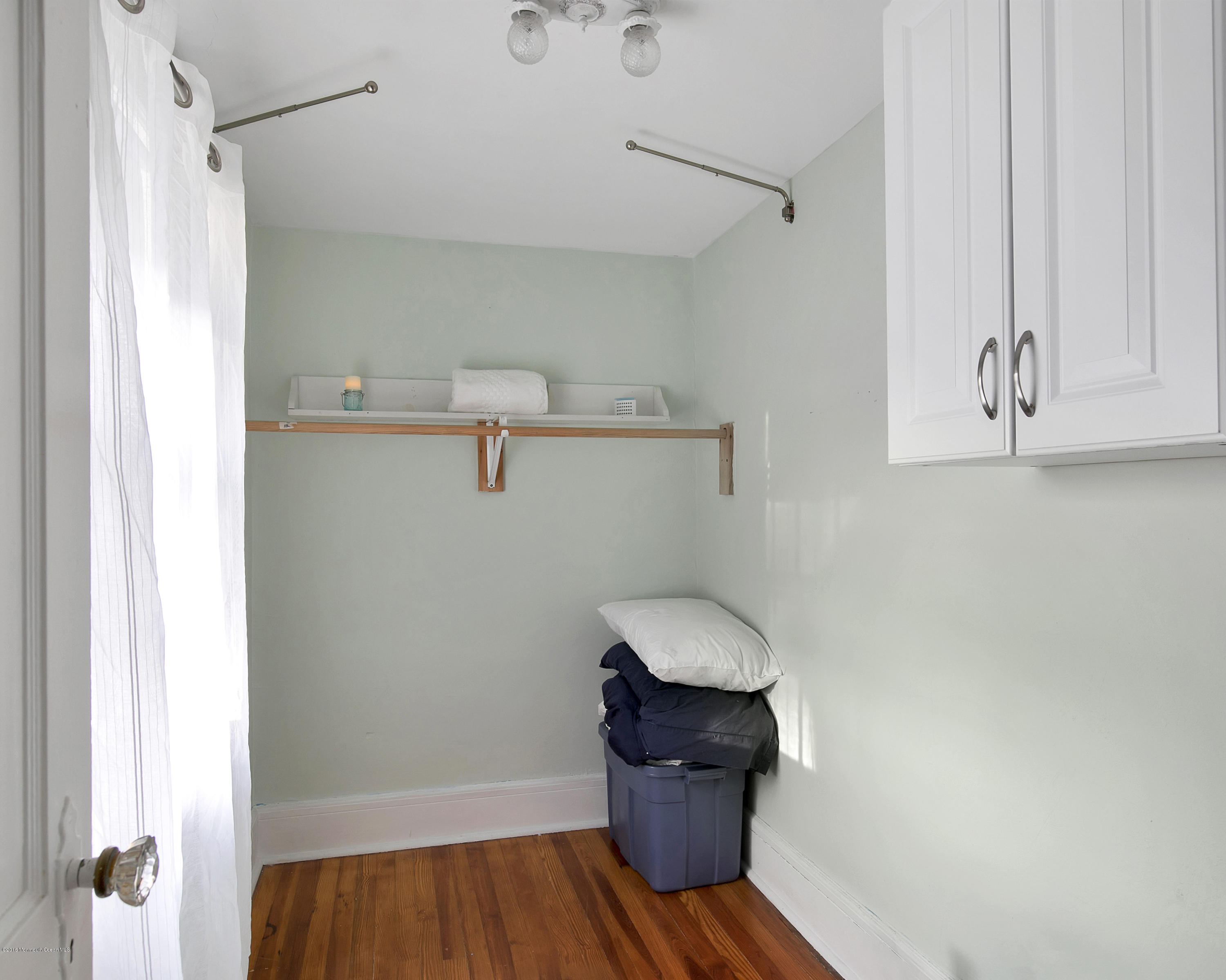 116 Oak Hill Road Middletown, NJ 07701 - Photo 11 of 18 116 Oak Hill Rd Red Bank NJ-print-008-4-
