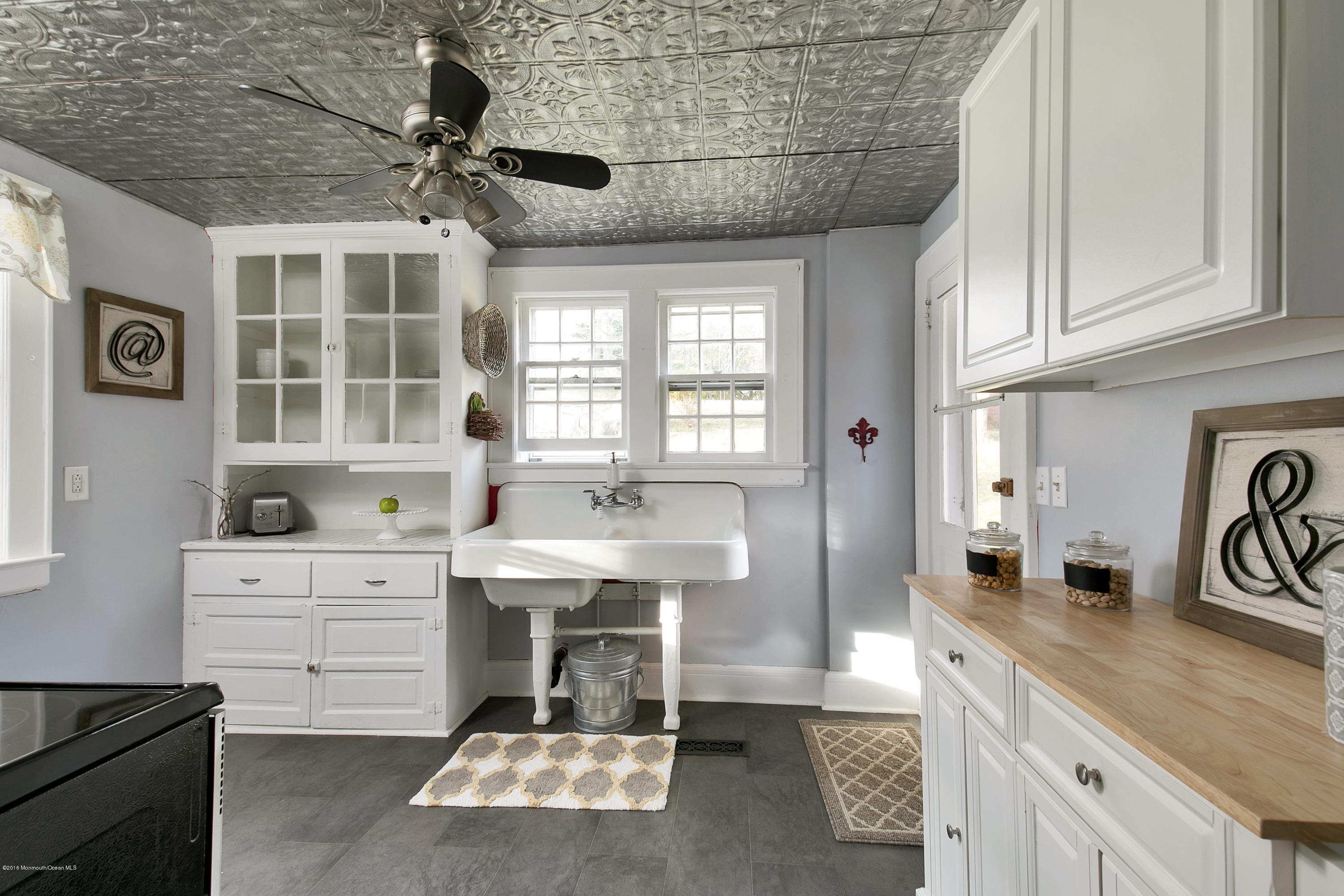 116 Oak Hill Road Middletown, NJ 07701 - Photo 6 of 18 116 Oak Hill Rd Red Bank NJ-print-025-18