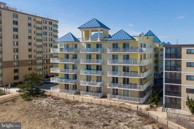 a view of roof with ocean view