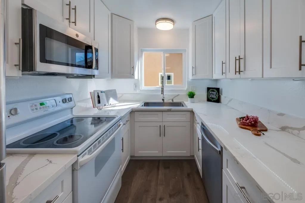 10532 Caminito Rimini San Diego, CA 92129 - Photo 15 of 34