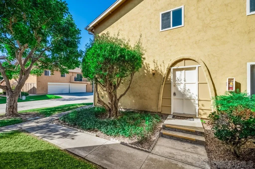 10532 Caminito Rimini San Diego, CA 92129 - Photo 6 of 34