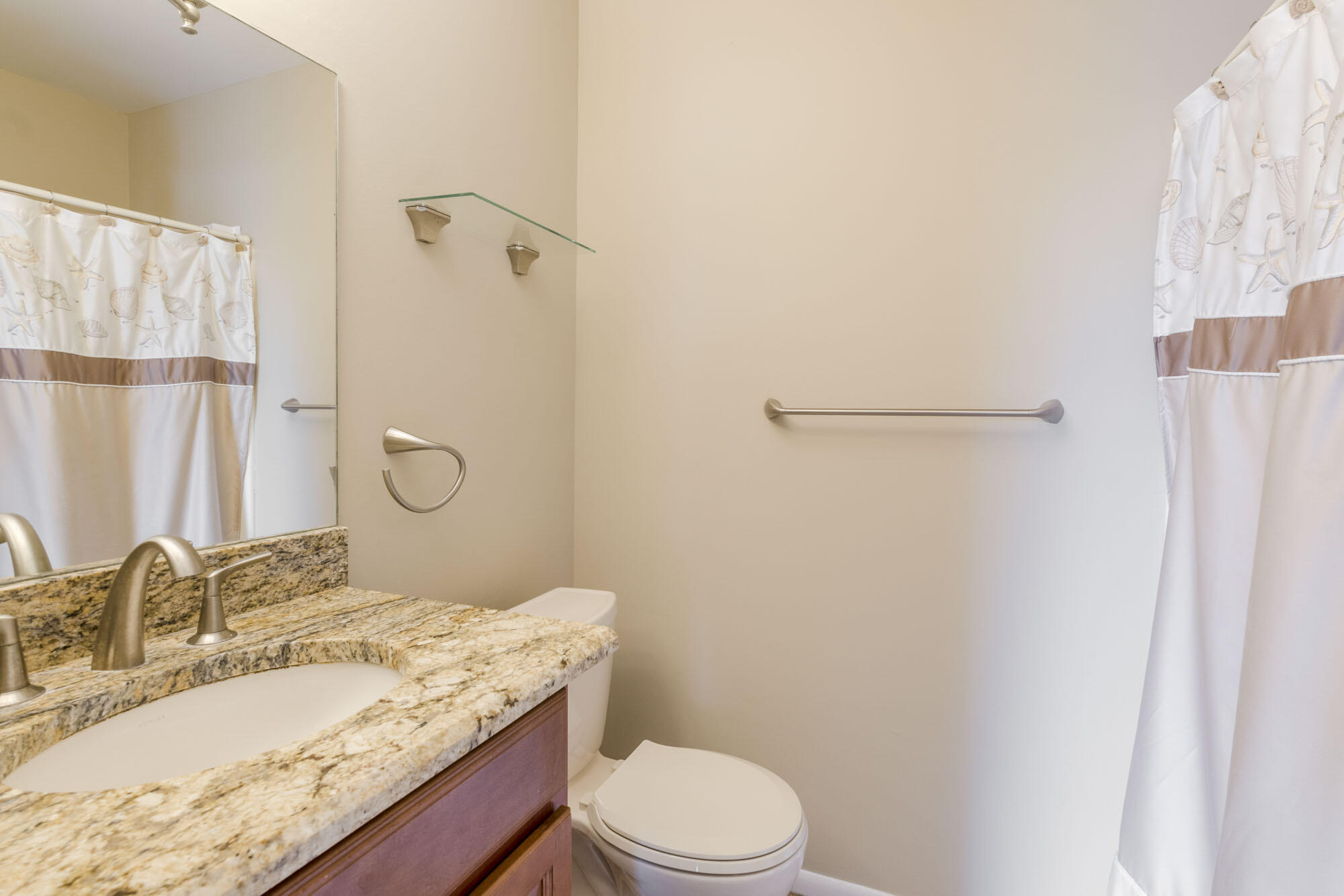 402 Pinecrest Circle, Unit D Jupiter, FL 33458 - Photo 17 of 18 Guest Bath