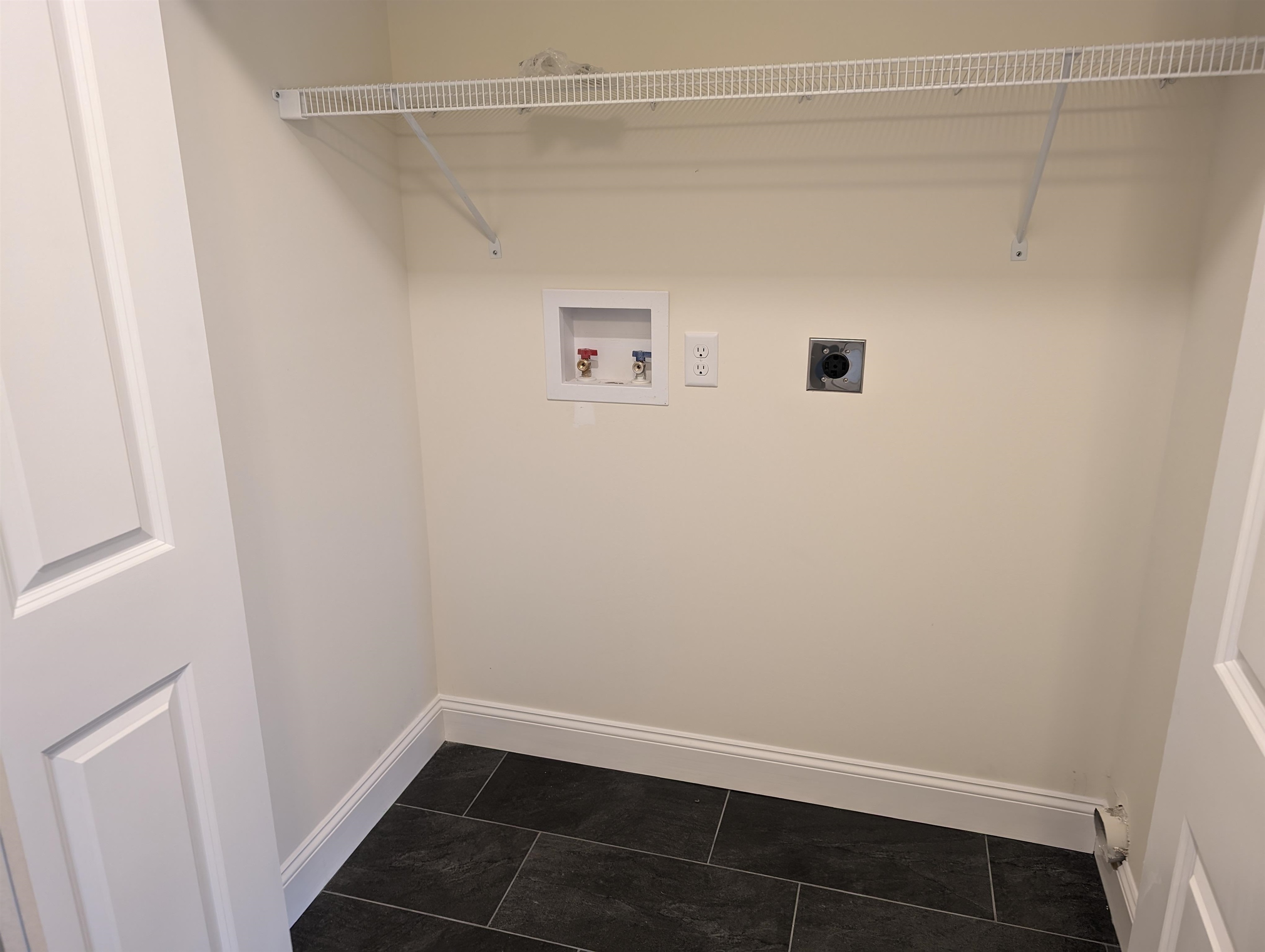 3 B Bovee Way, Unit 3B Epping, NH 03042 - Photo 4 of 34