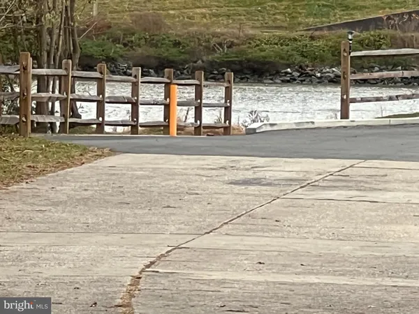 a view of back yard of the house