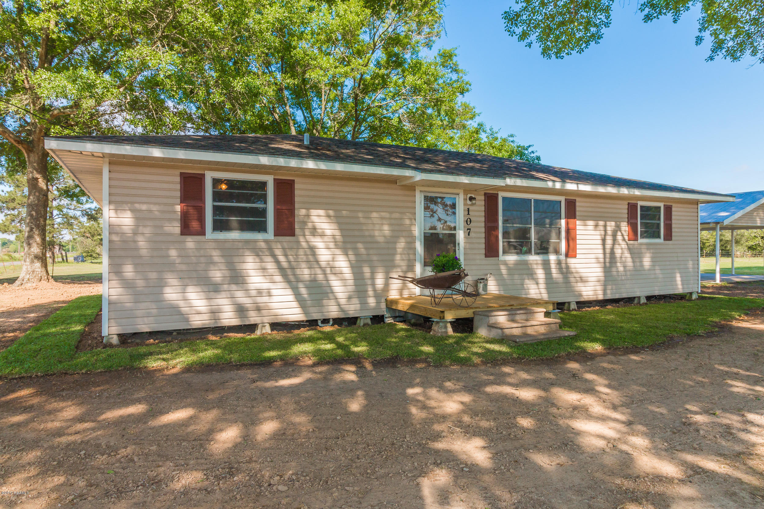 107 Sensat Cove Road Egan, LA 70531 - Photo 2 of 39 ExtSensat-4