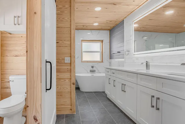 $485,000 | 498 Alabama Street, Crestview, FL 32536