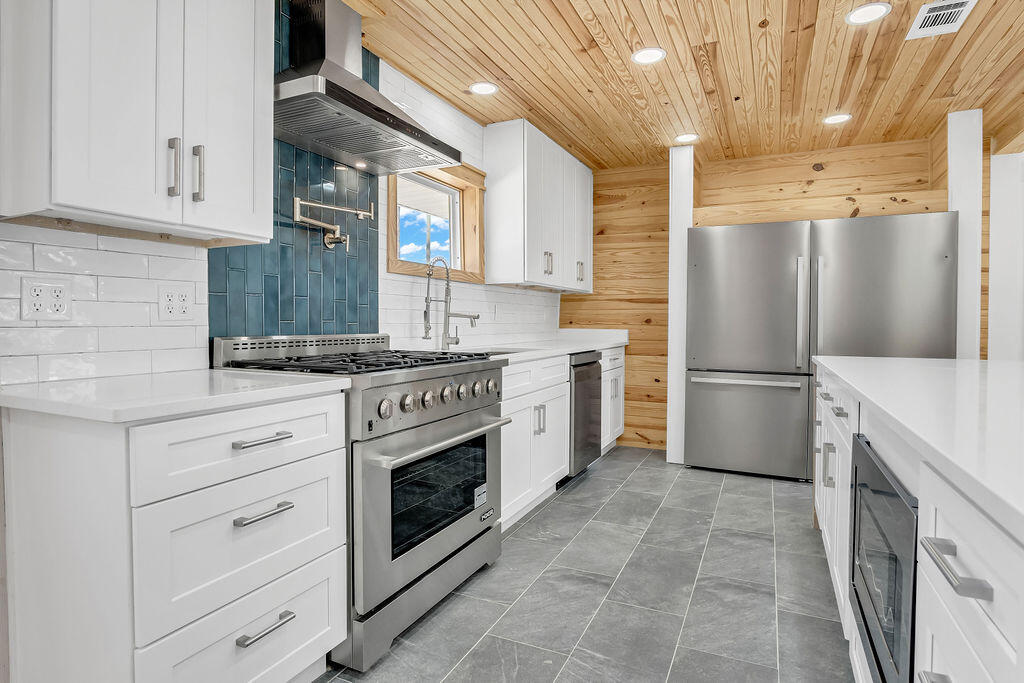 498 Alabama Street Crestview, FL 32536 - Photo 4 of 37 JD-14