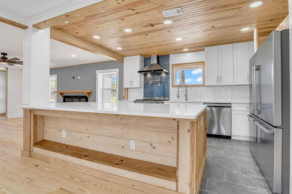 498 Alabama Street Crestview, FL 32536 - Photo 6 of 37 JD-16