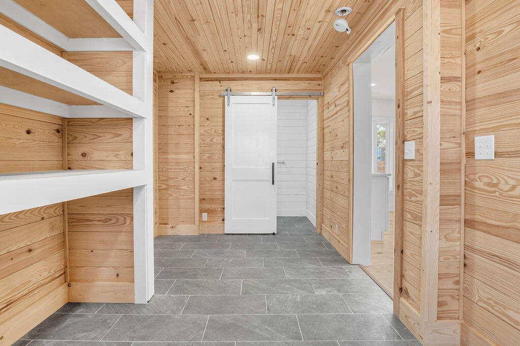 498 Alabama Street Crestview, FL 32536 - Photo 10 of 37 JD-20