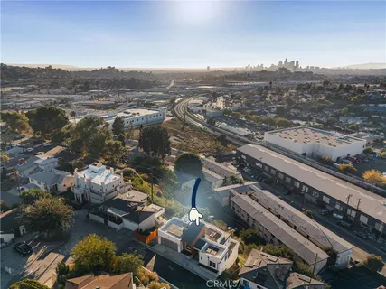 $1,495,000 | 1919 Seigneur Avenue, Los Angeles, CA 90032