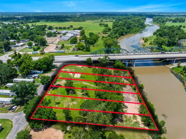 $210,000 | 938 Robson Street, Columbus, TX 78934