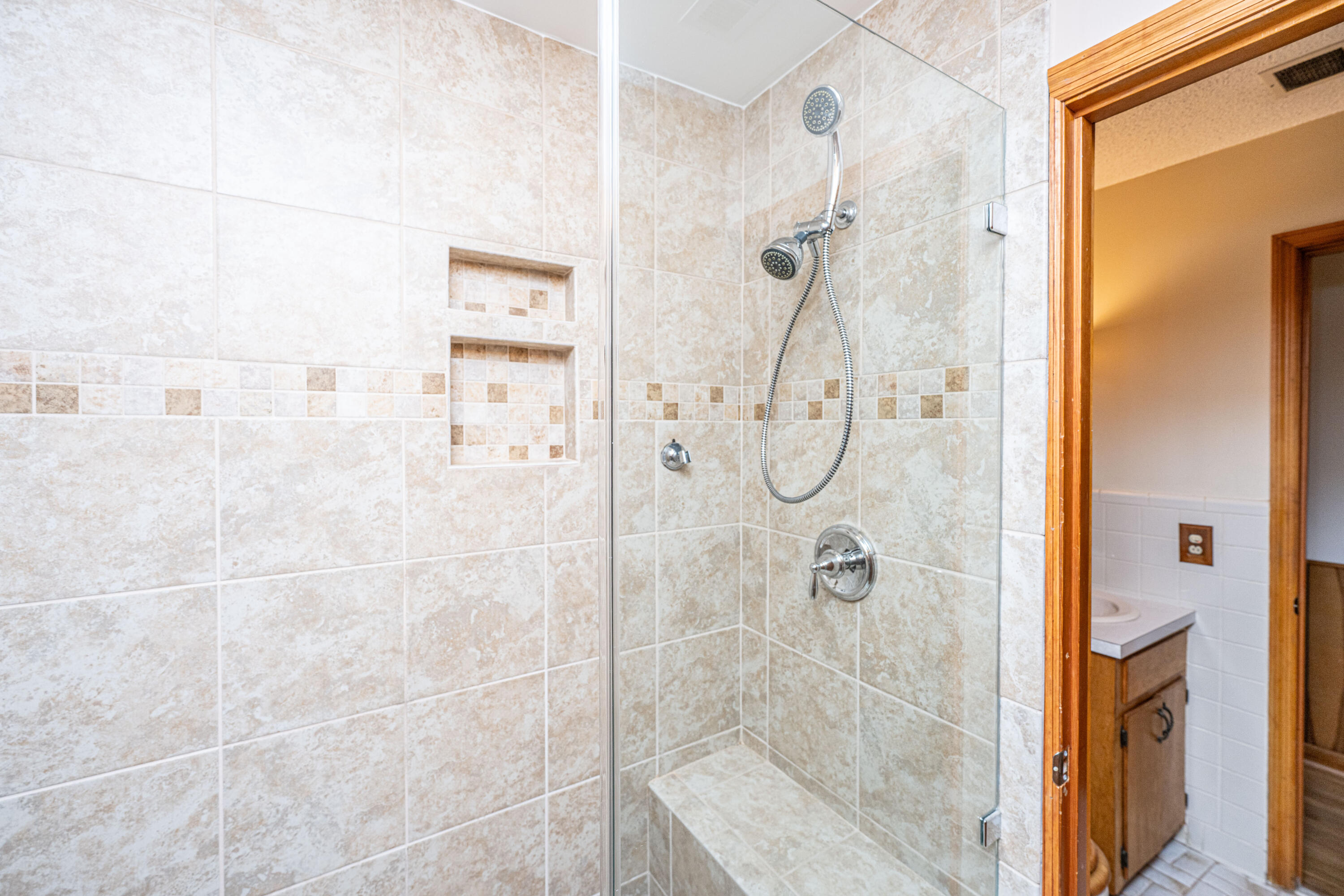 904 Randall Drive Mount Pleasant, SC 29464 - Photo 11 of 24 Ran shower