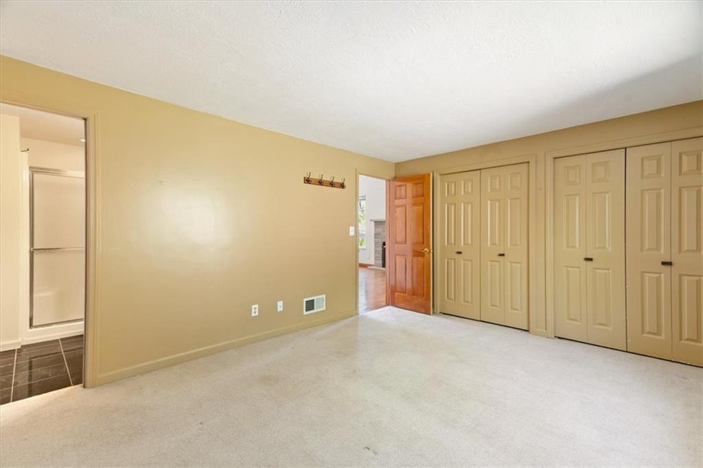 304 Forest Ridge Drive Pittsburgh, PA 15221 - Photo 12 of 33 Primary Bedroom