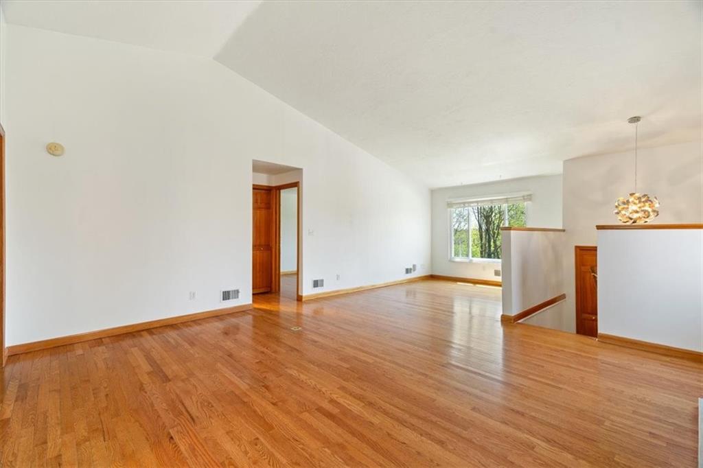 304 Forest Ridge Drive Pittsburgh, PA 15221 - Photo 6 of 33 Gallery Image 6