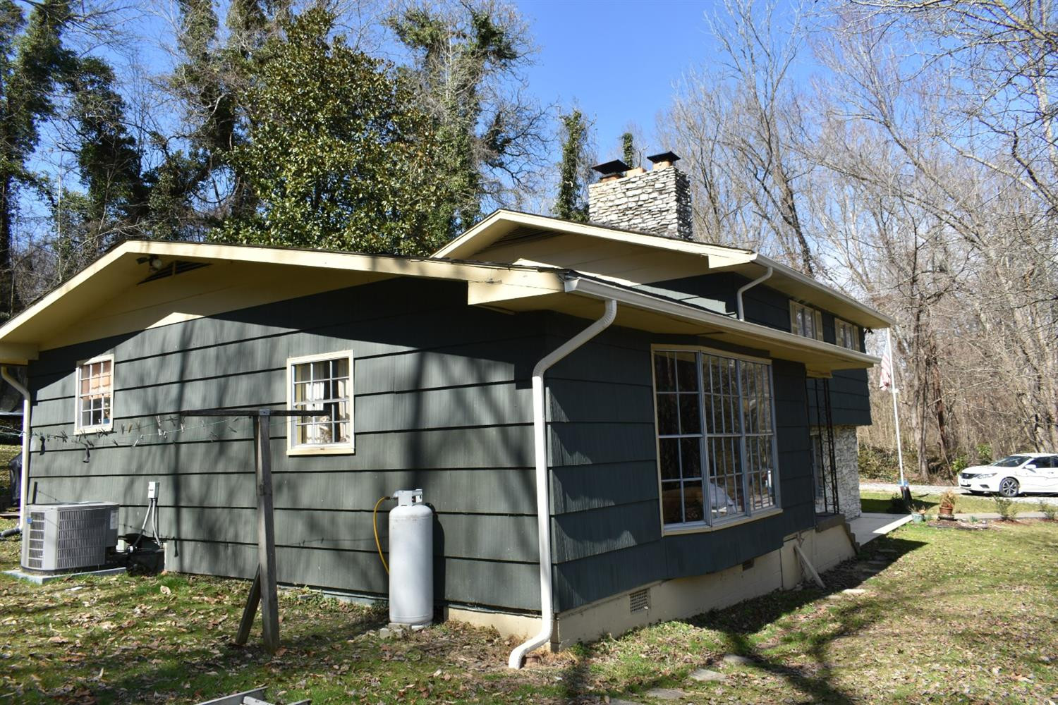 129 Greenwood Road Middlesboro, KY 40965 - Photo 10 of 25 Photo 10