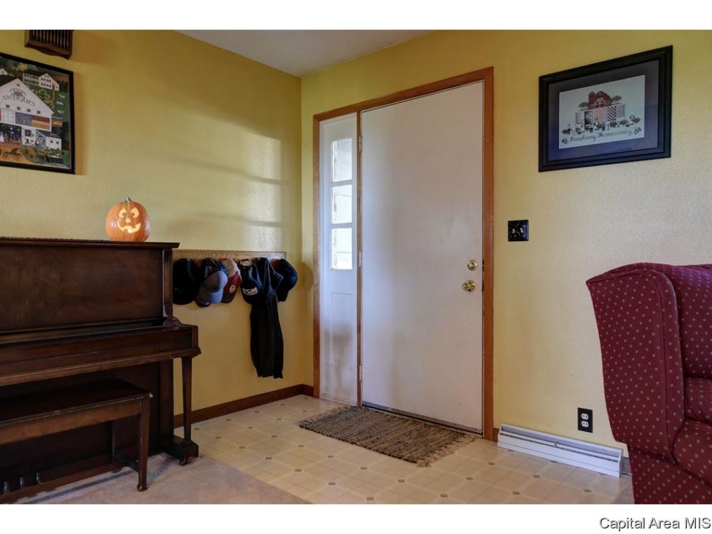 104 Maple Lane Rochester, IL 62563 - Photo 3 of 36