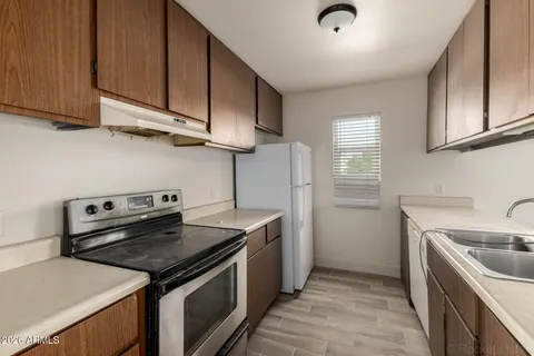 $879,000 | 17859 North 40th Street, Phoenix, AZ 85032