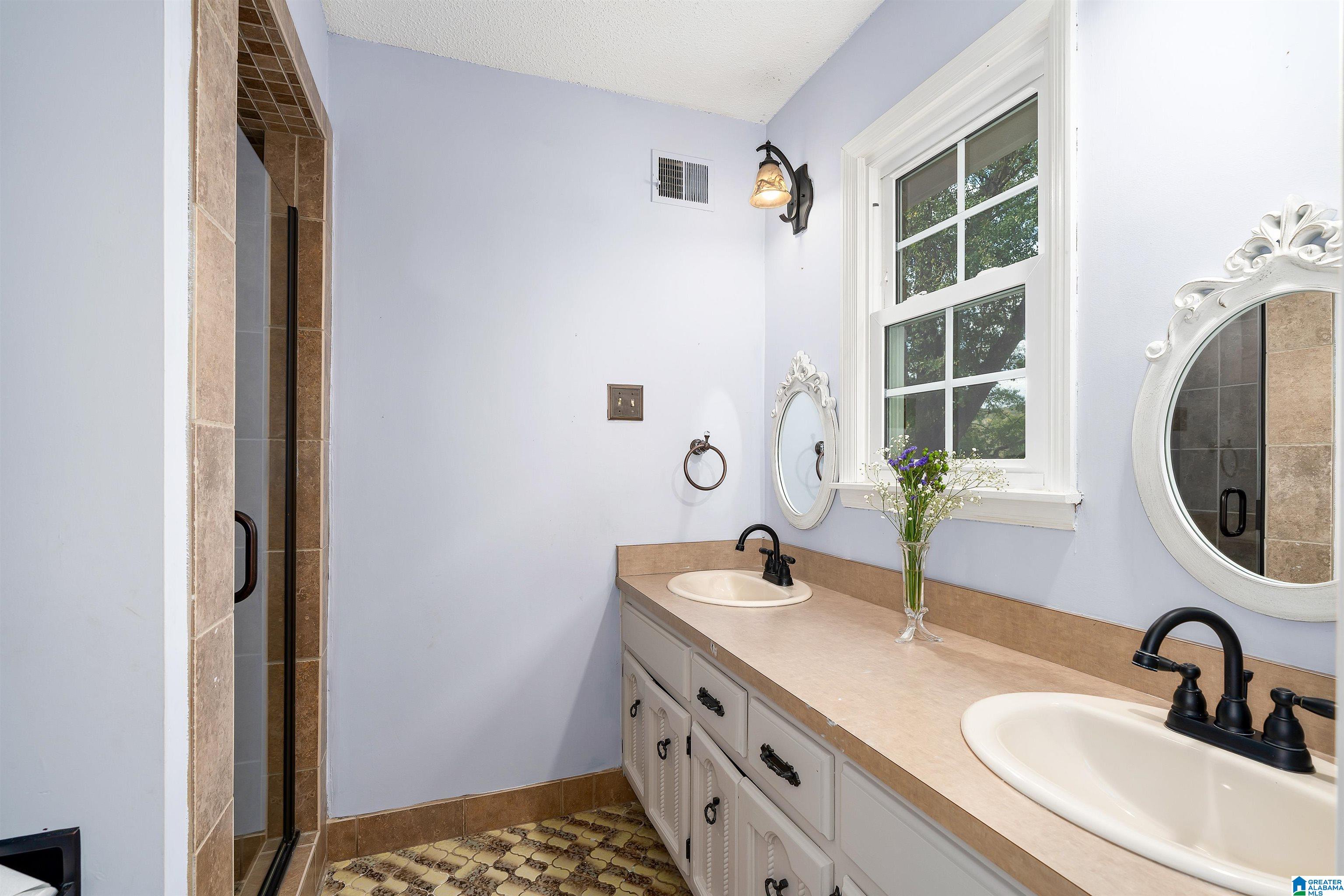 3405 Collingwood Road Hoover, AL 35226 - Photo 21 of 32 Gallery Image 21