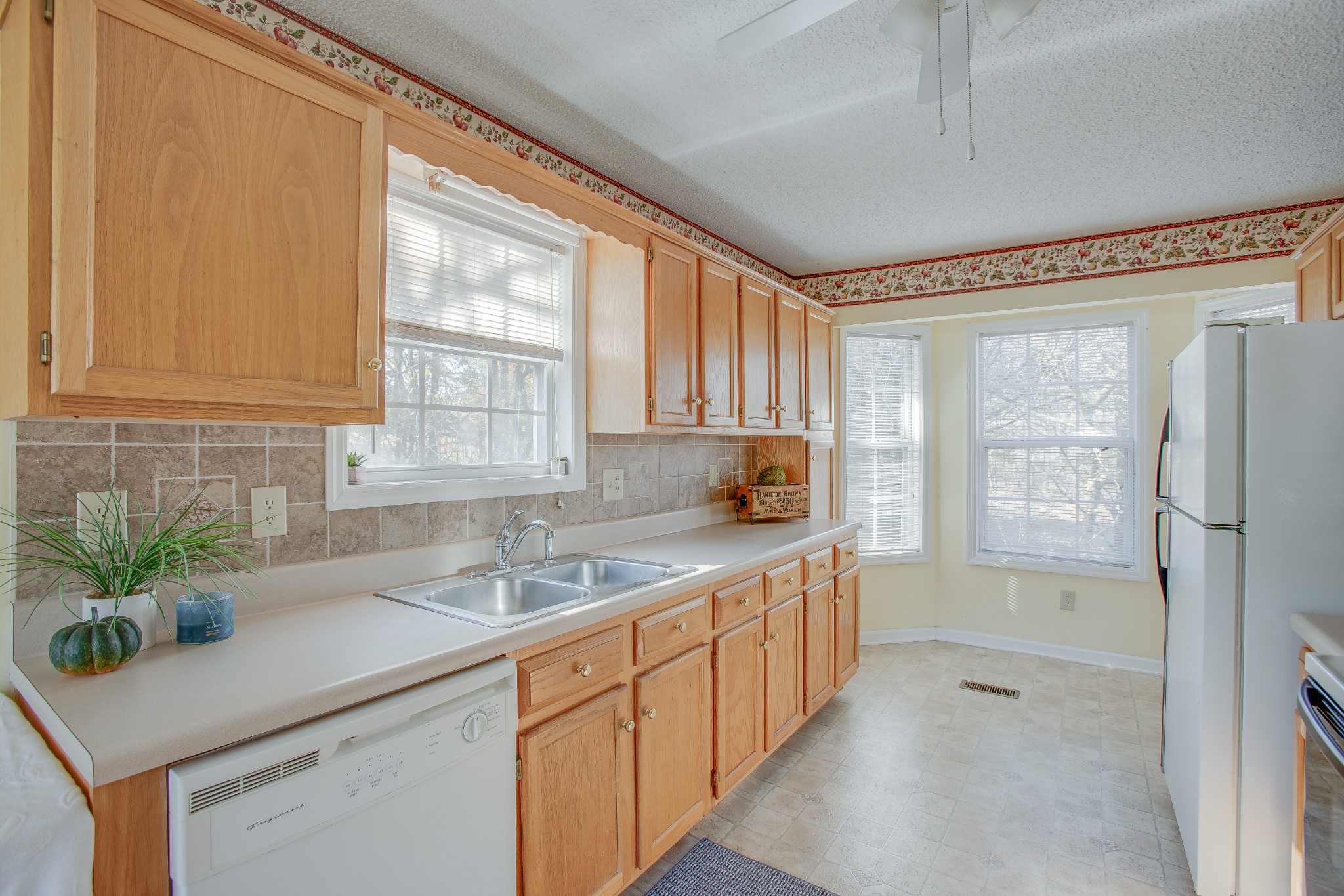 2416 Spring Ln Spring Hill Spring Hill, TN 37174 - Photo 8 of 28 Gallery Image 8