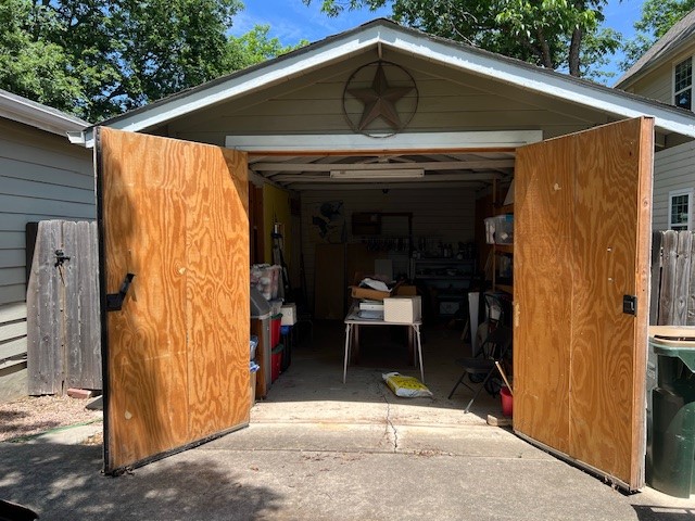 1505 Maple Street Georgetown, TX 78626 - Photo 18 of 20 a view of entryway
