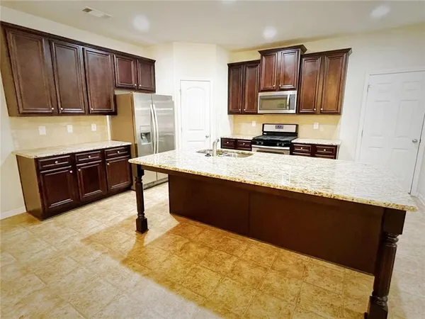 $2,400 | 954 Spanish Moss Trail, Loganville, GA 30052