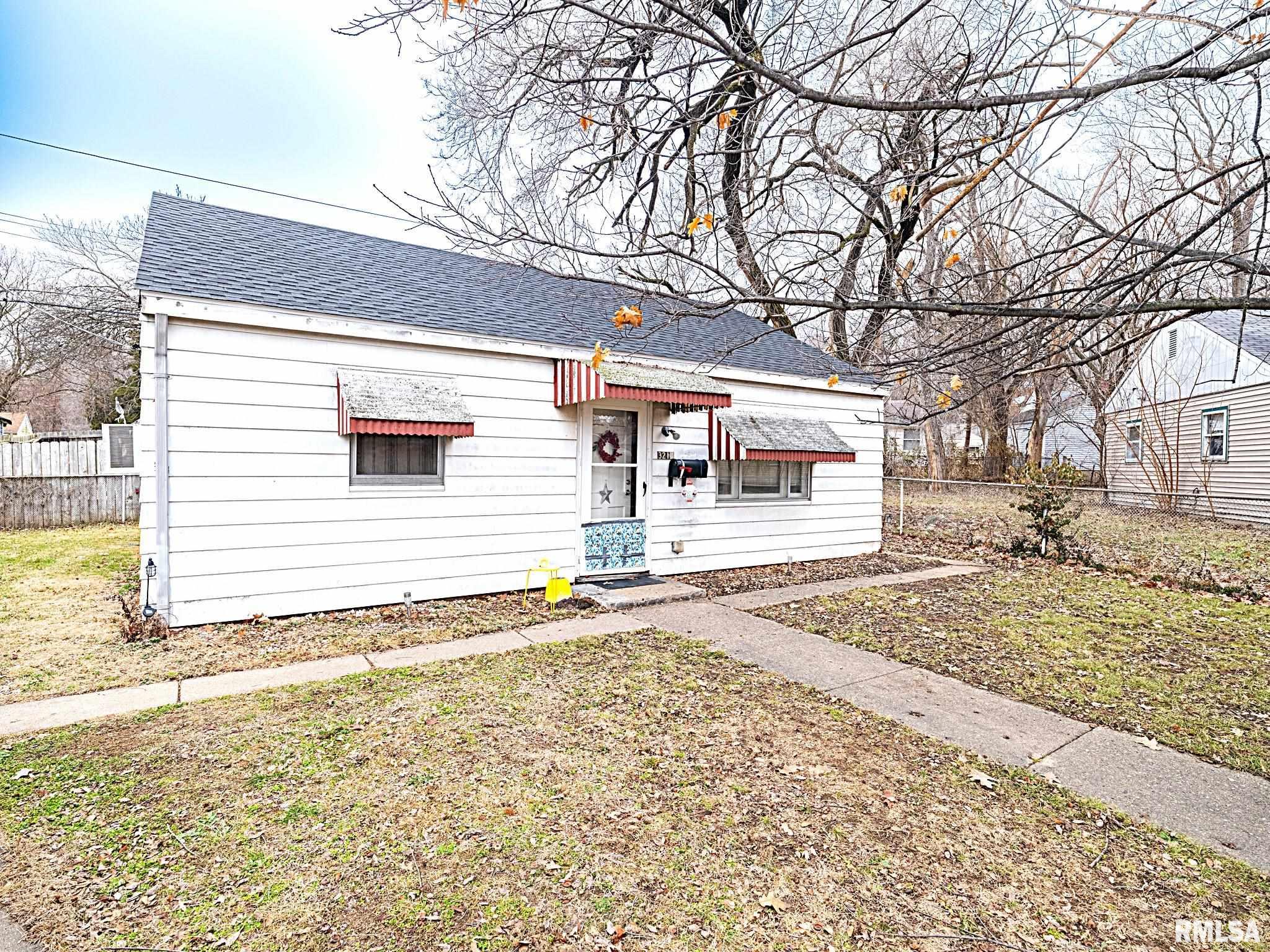 3214 West Proctor Place Peoria, IL 61605 - Photo 1 of 26