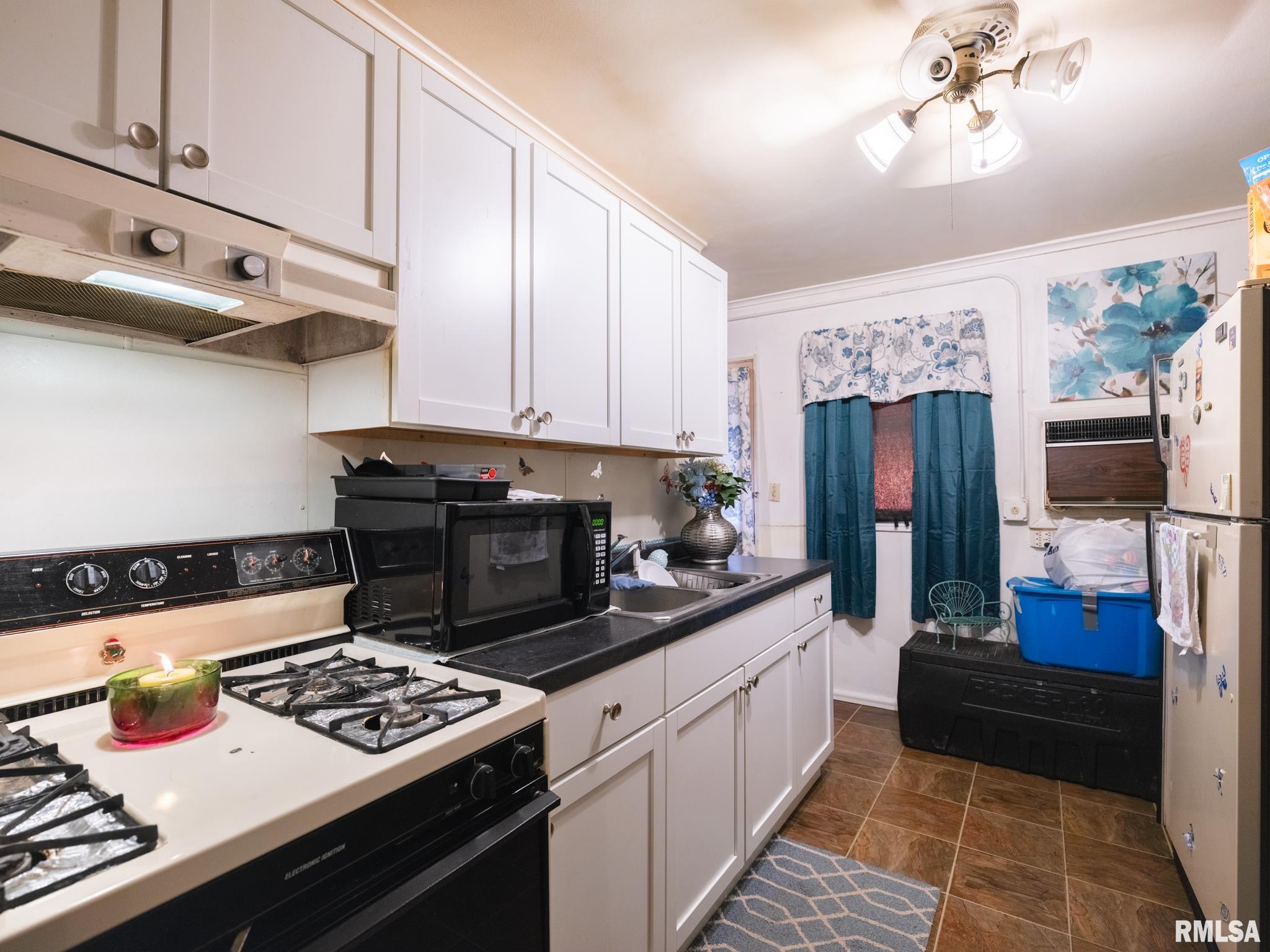 3214 West Proctor Place Peoria, IL 61605 - Photo 11 of 26