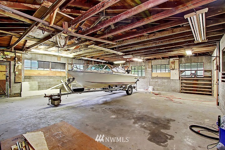 8413 196th Street Southwest Edmonds, WA 98026 - Photo 13 of 17 Gallery Image 13
