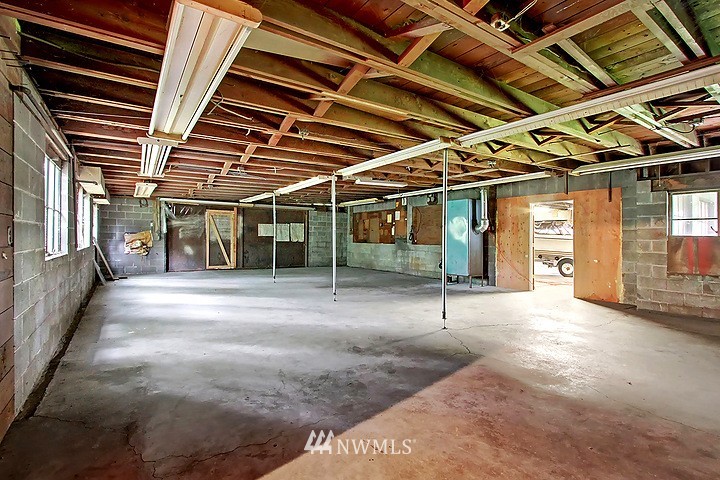 8413 196th Street Southwest Edmonds, WA 98026 - Photo 14 of 17 Gallery Image 14