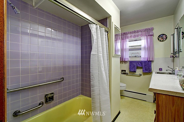 8413 196th Street Southwest Edmonds, WA 98026 - Photo 10 of 17 Gallery Image 10