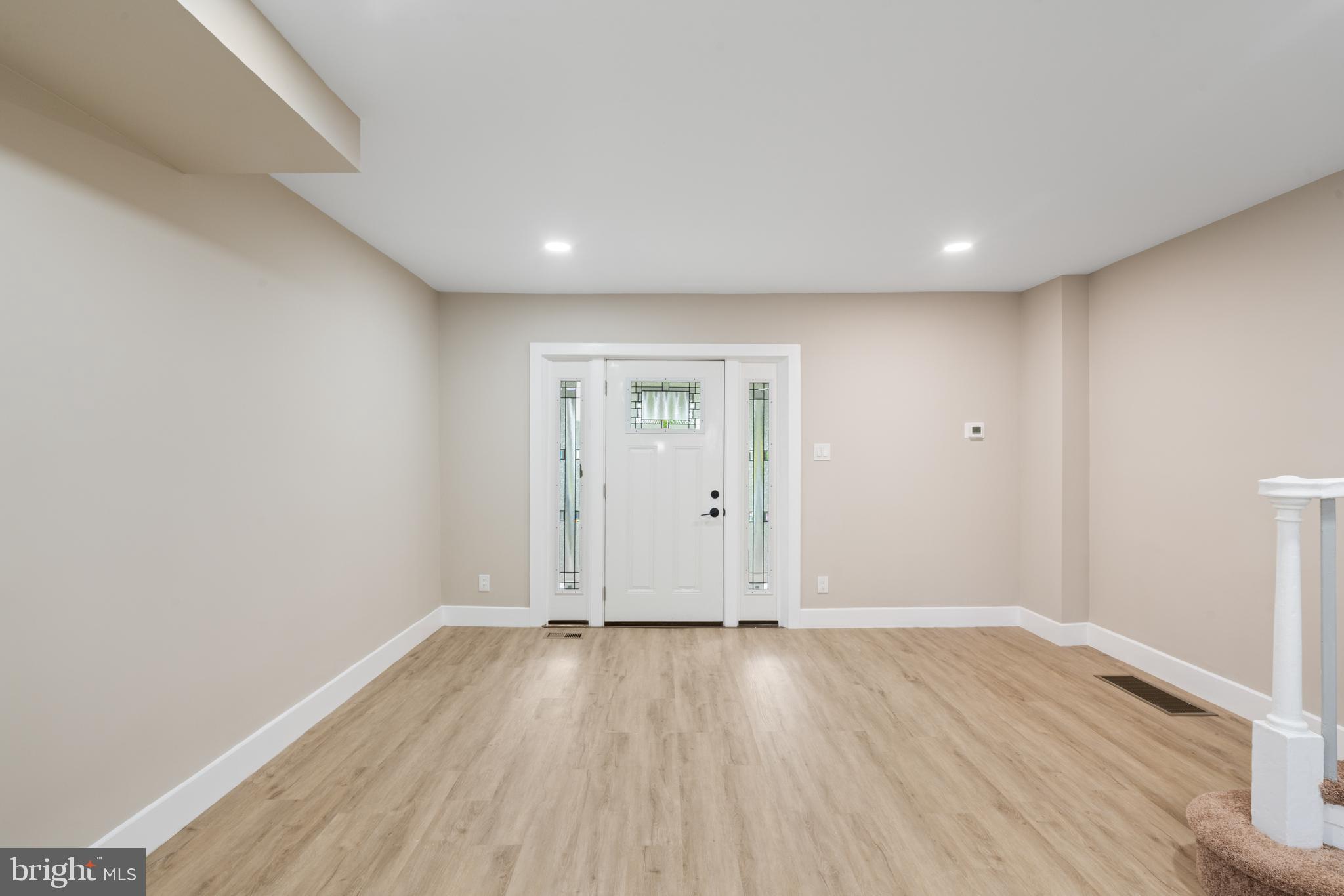 340 Vernon Road Philadelphia, PA 19119 - Photo 14 of 39 Living room