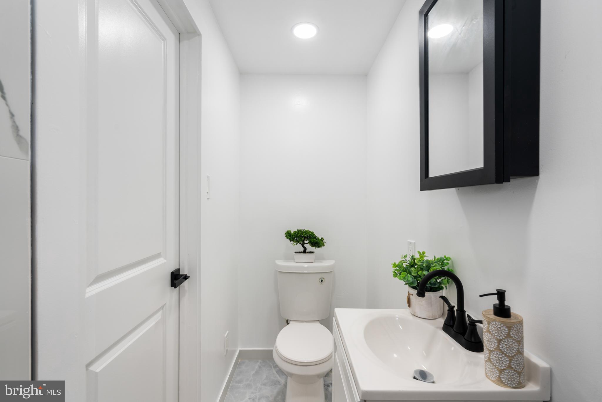 340 Vernon Road Philadelphia, PA 19119 - Photo 26 of 39 Bathroom in the main bedroom