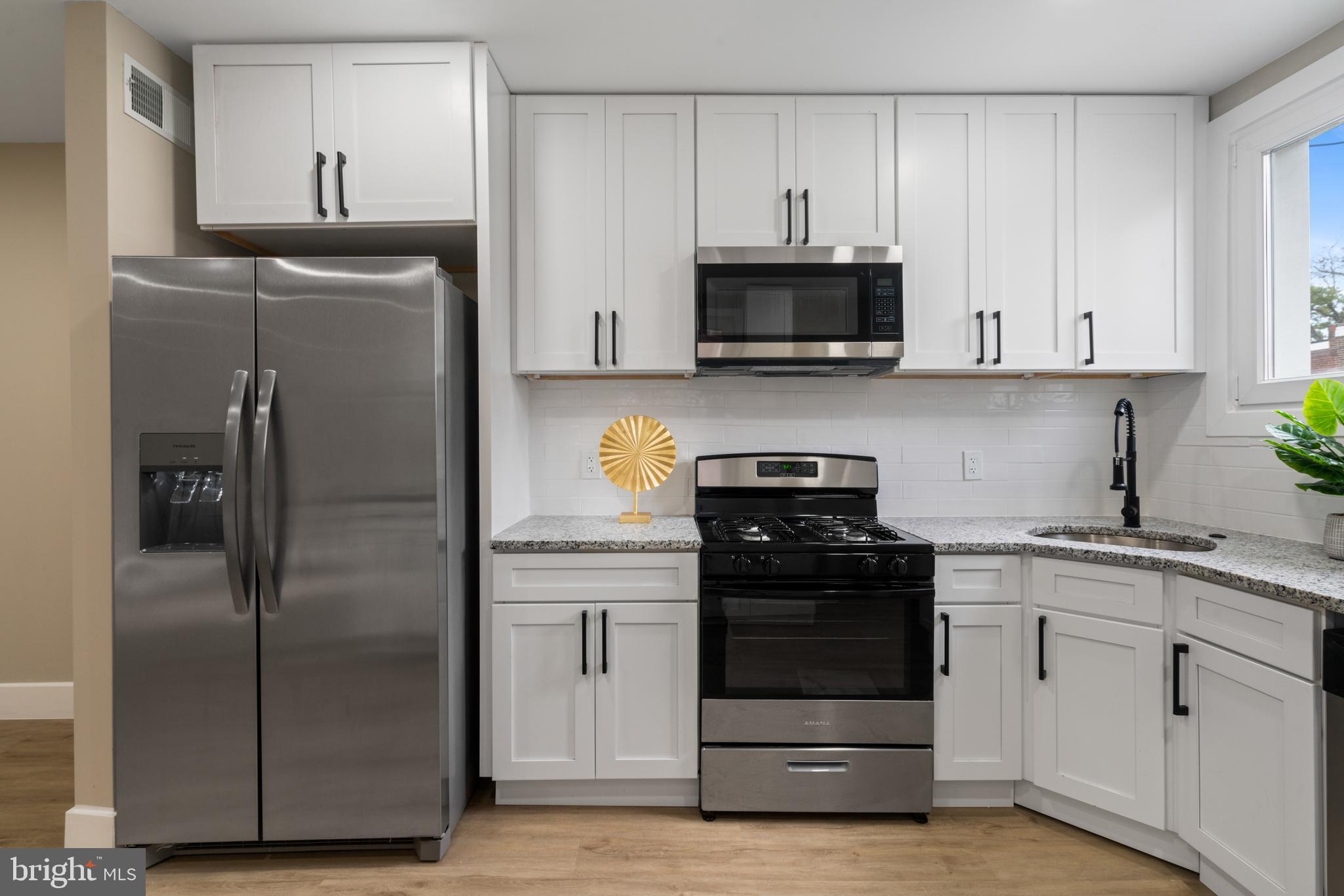 340 Vernon Road Philadelphia, PA 19119 - Photo 6 of 39 Kitchen