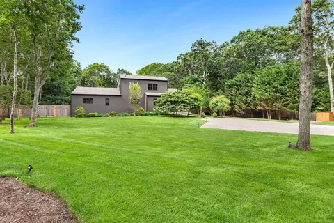 18 Renees Way, East Hampton, NY 11937