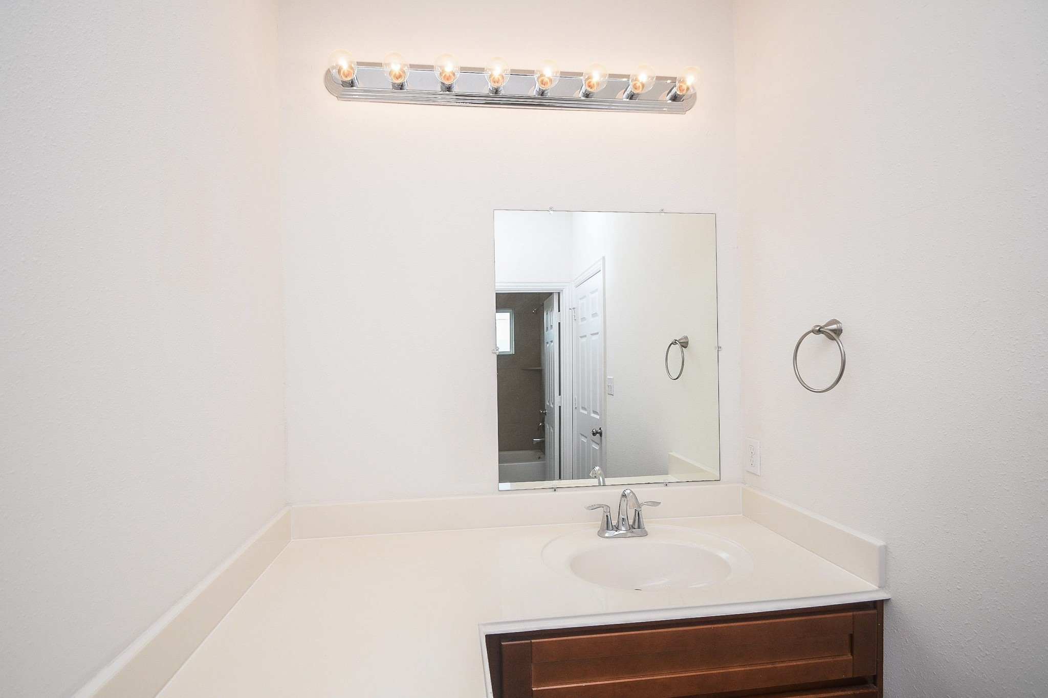 2407 Ferguson Way, Unit 1 Houston, TX 77088 - Photo 12 of 20 Master Bathroom