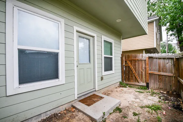 $1,699 | 2407 Ferguson Way, Houston, TX 77088