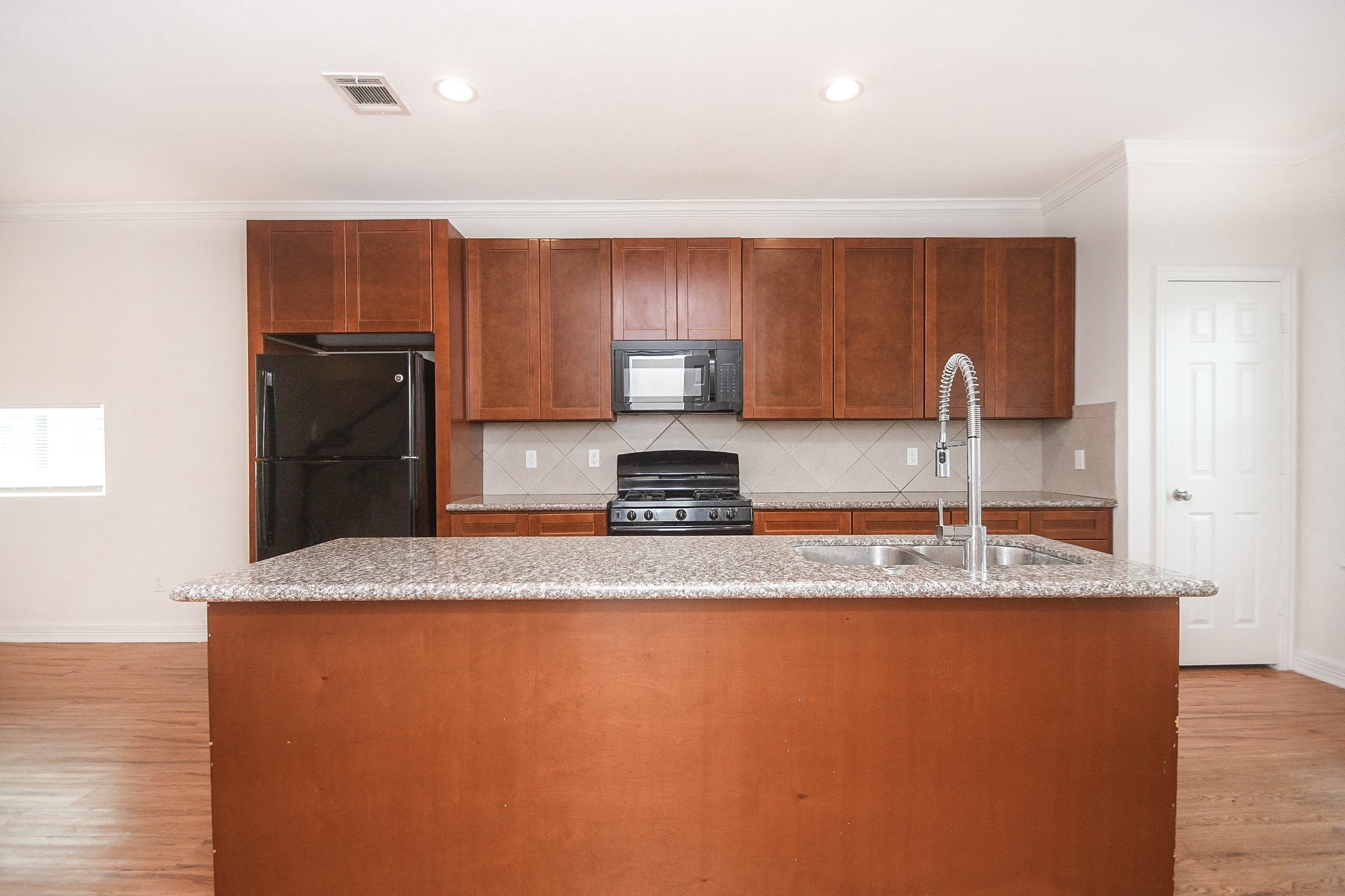 2407 Ferguson Way, Unit 1 Houston, TX 77088 - Photo 4 of 20 Kitchen