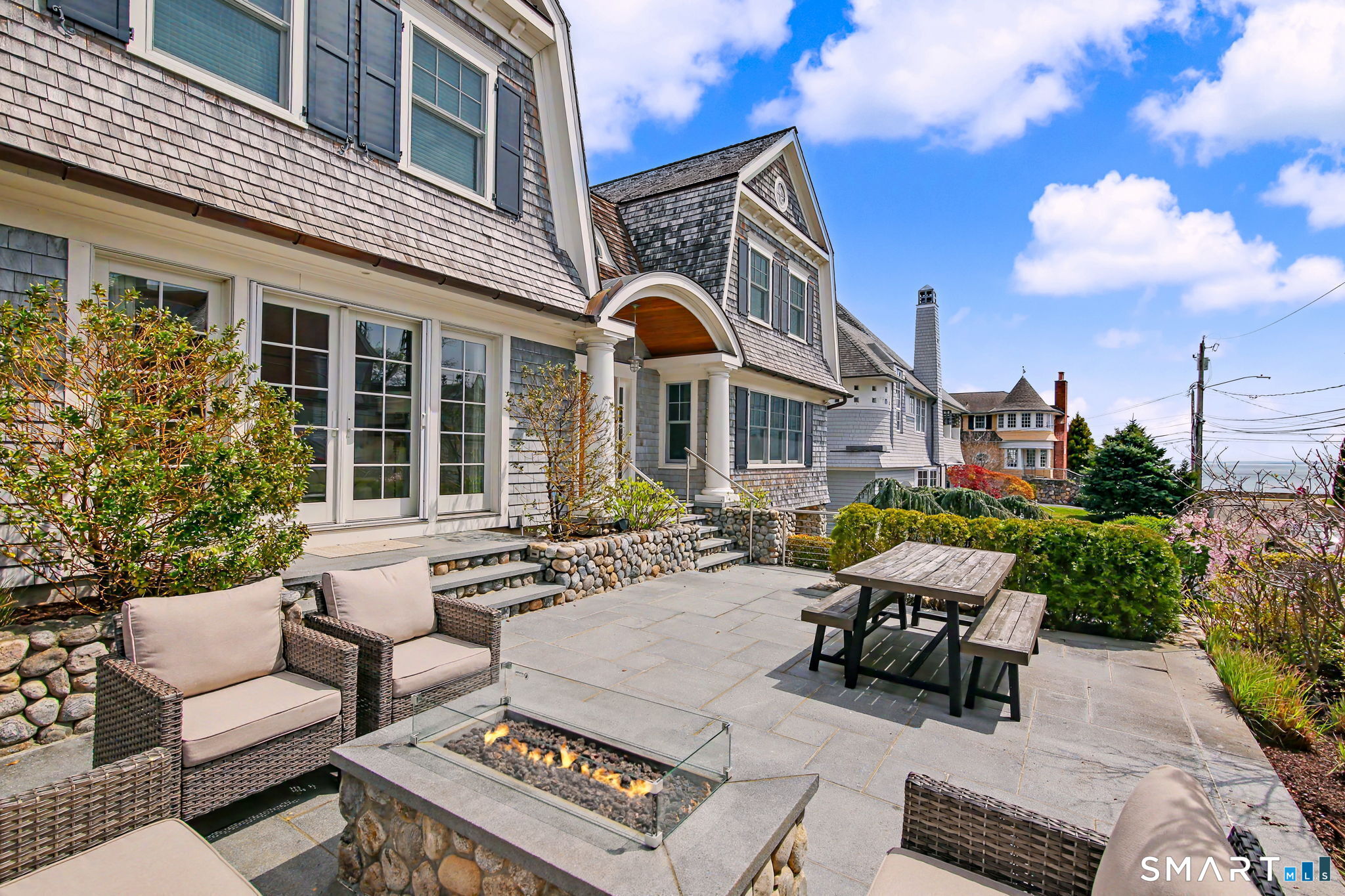 34 Nearwater Road Norwalk, CT 06853 - Photo 3 of 32 Gallery Image 3