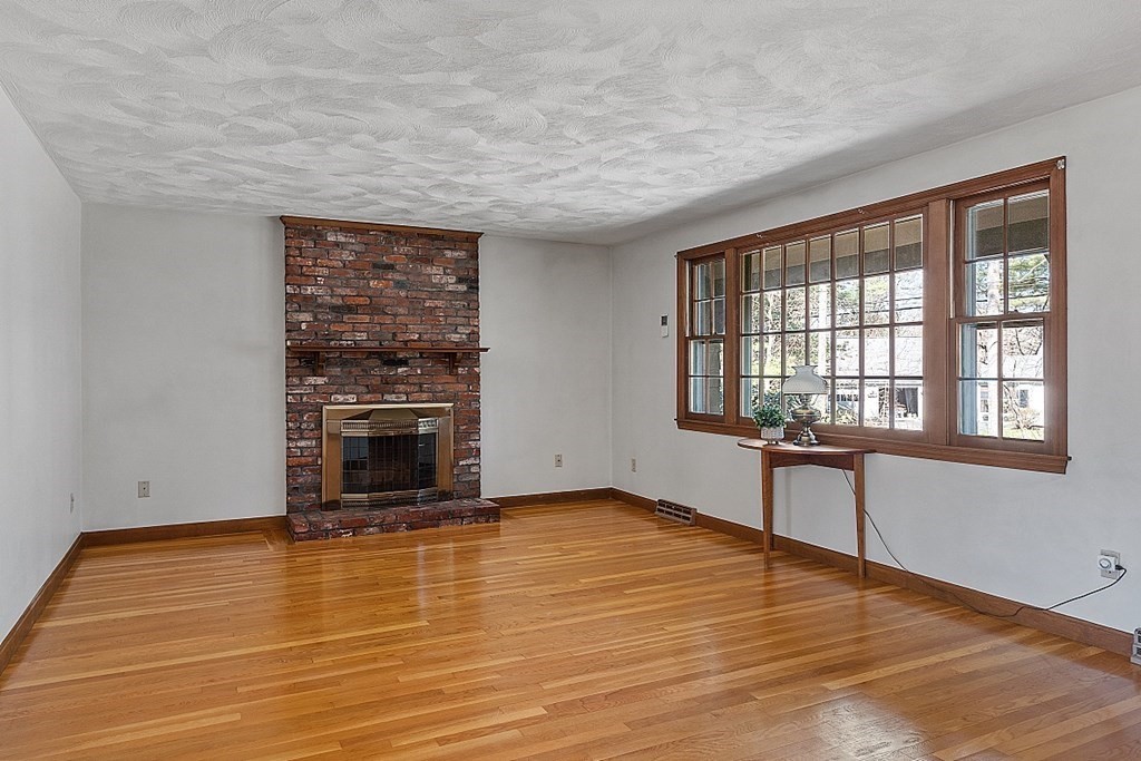 30 Cold Spring Road Westford, MA 01886 - Photo 11 of 42 Gallery Image 11
