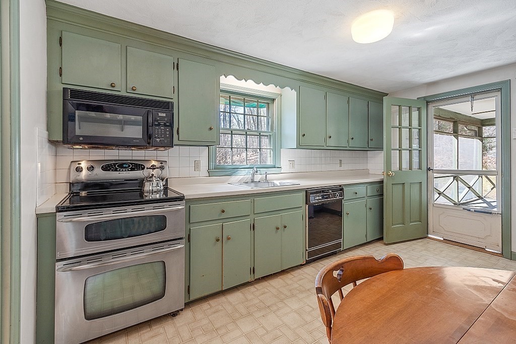 30 Cold Spring Road Westford, MA 01886 - Photo 17 of 42 Gallery Image 17