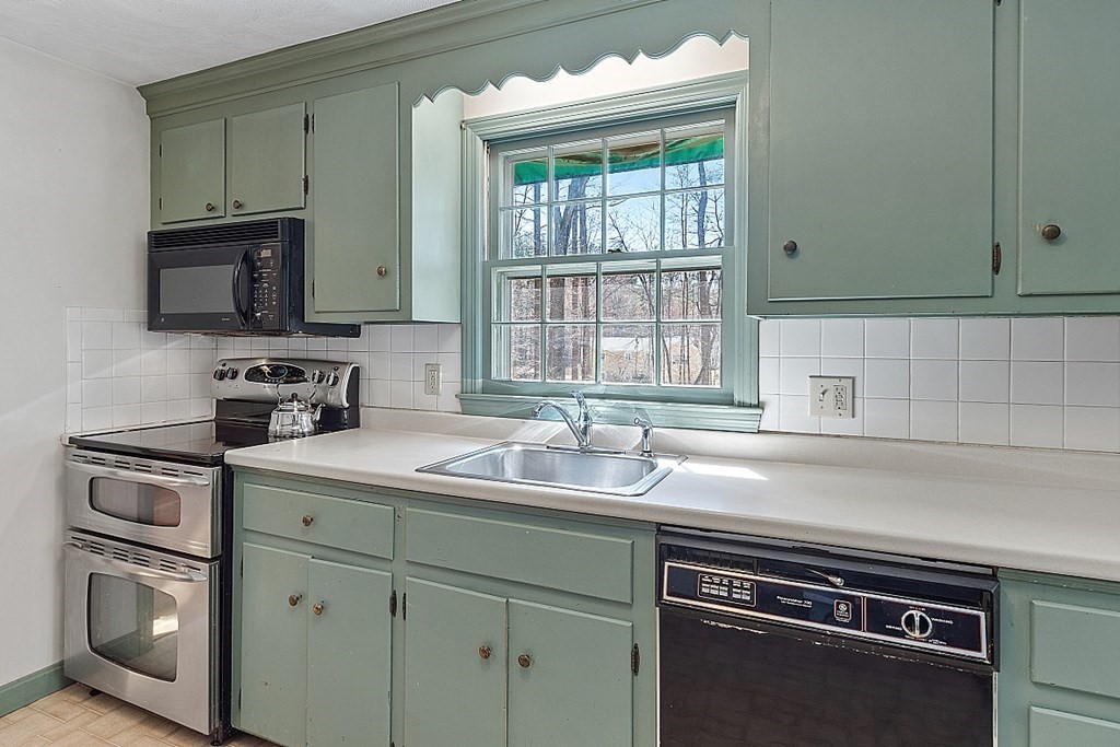 30 Cold Spring Road Westford, MA 01886 - Photo 19 of 42 Gallery Image 19