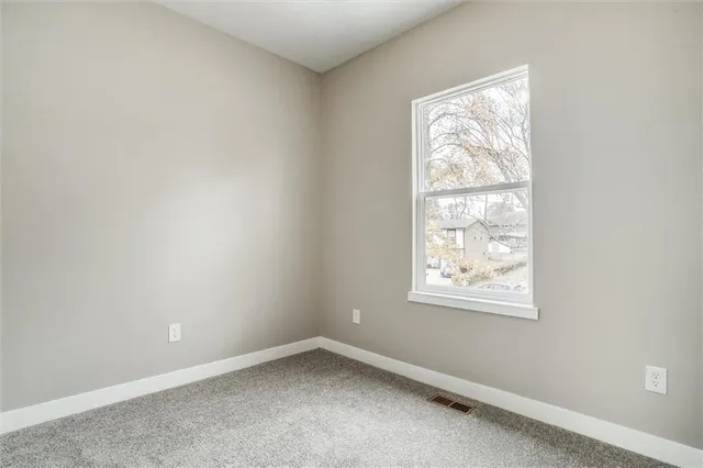 $335,000 | 1104 Northeast Columbus Street, Lee's Summit, MO 64086