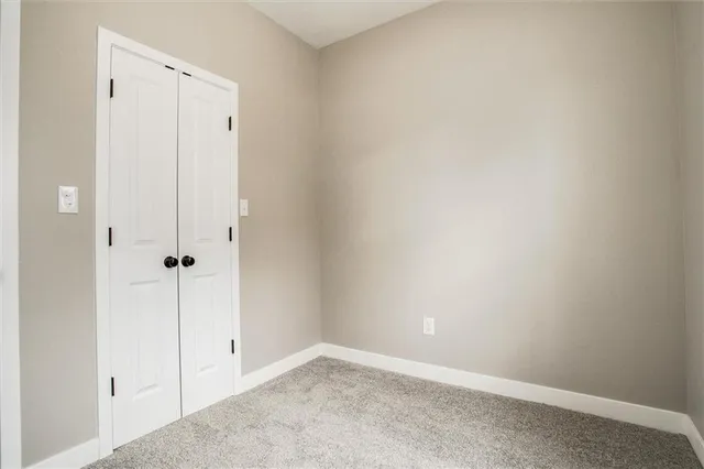 $335,000 | 1104 Northeast Columbus Street, Lee's Summit, MO 64086