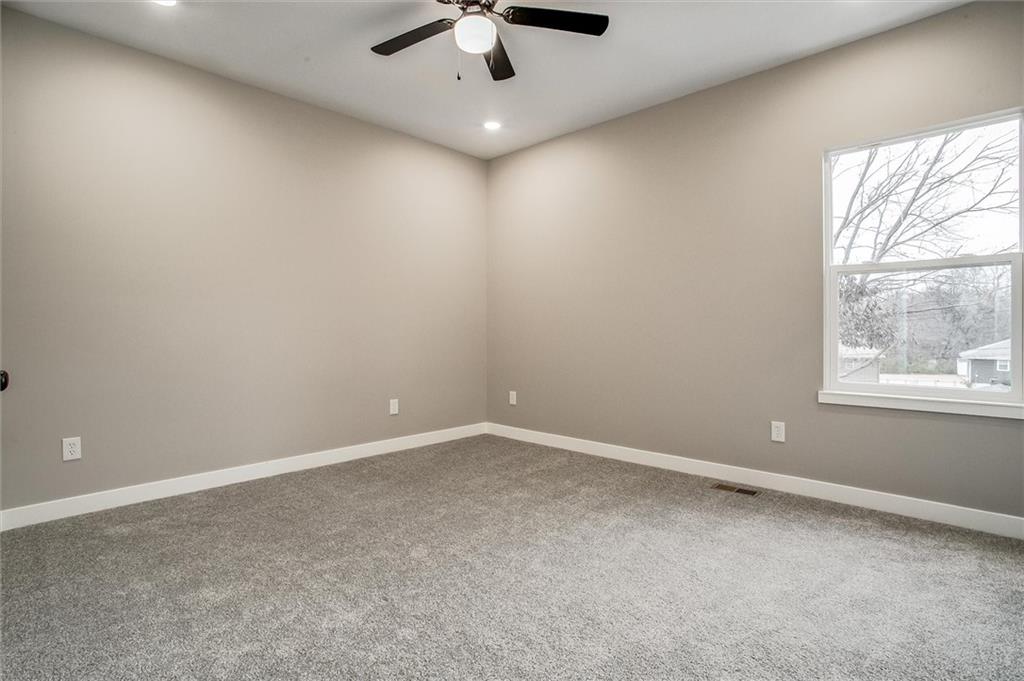 1104 Northeast Columbus Street Lee's Summit, MO 64086 - Photo 16 of 28