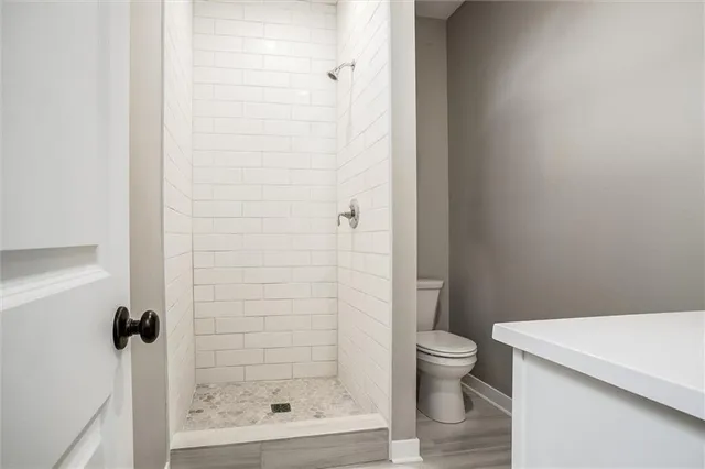 $335,000 | 1104 Northeast Columbus Street, Lee's Summit, MO 64086