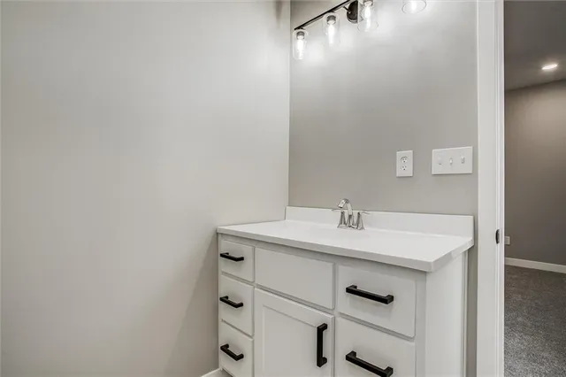 $335,000 | 1104 Northeast Columbus Street, Lee's Summit, MO 64086