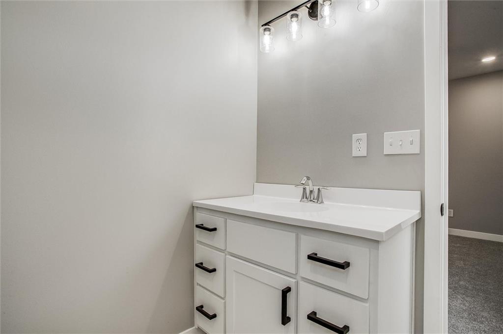 1104 Northeast Columbus Street Lee's Summit, MO 64086 - Photo 19 of 28