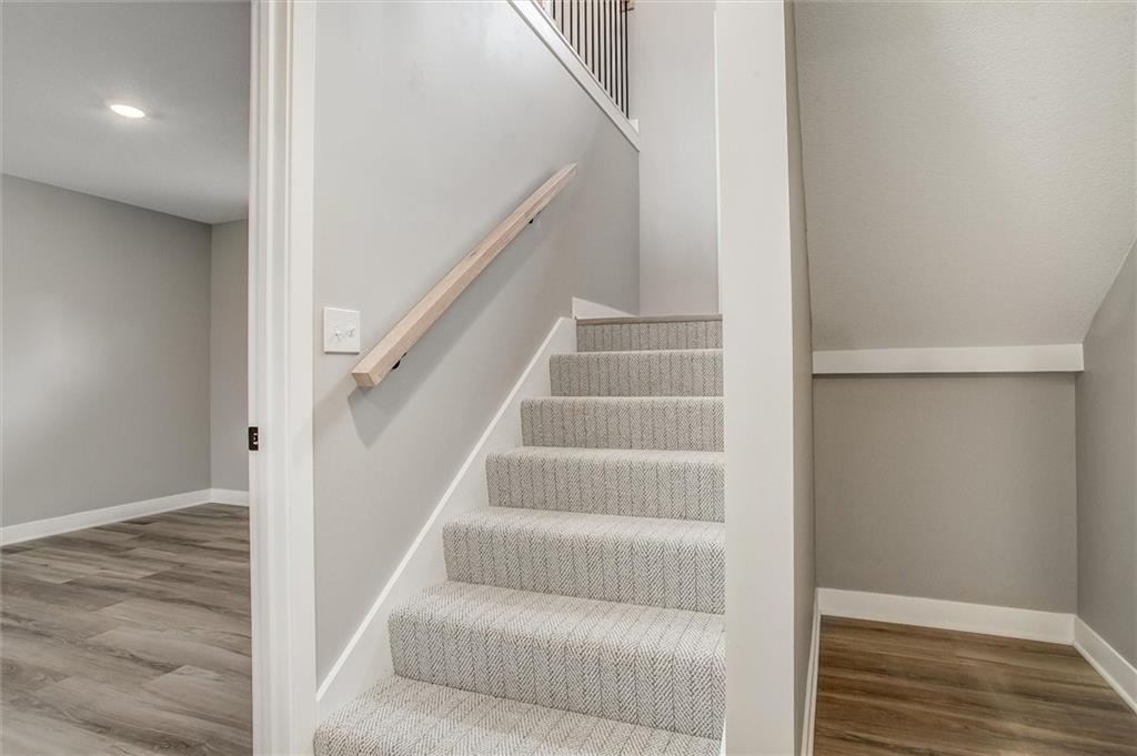 1104 Northeast Columbus Street Lee's Summit, MO 64086 - Photo 21 of 28