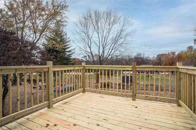 $335,000 | 1104 Northeast Columbus Street, Lee's Summit, MO 64086