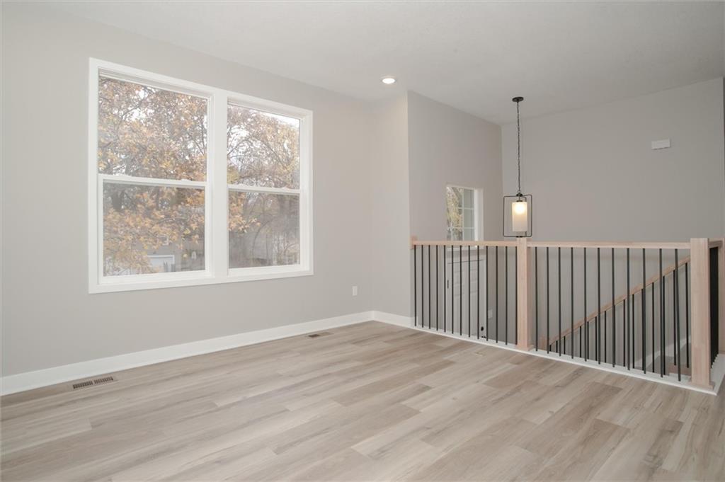 1104 Northeast Columbus Street Lee's Summit, MO 64086 - Photo 4 of 28